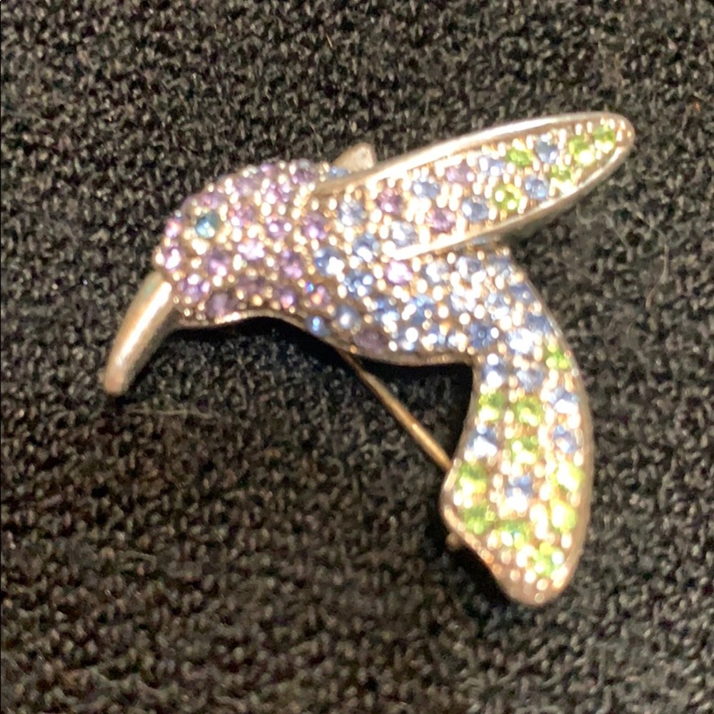 Monet Hummingbird pin